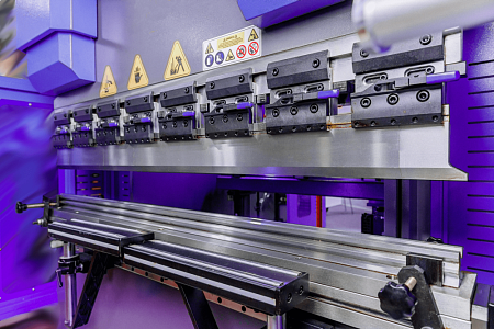 MetalTec HBС 70/2500 4+1 ЧПУ МТ-15 Листогибочный пресс с ЧПУ