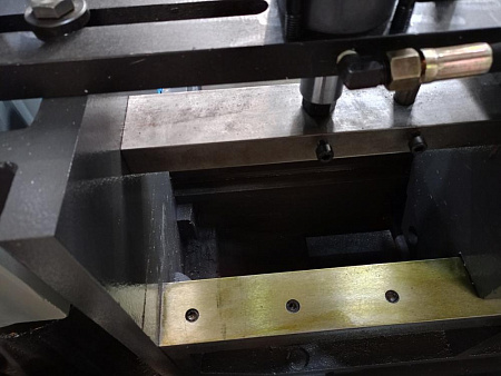 MetalTec MBS 350/50 CH ленточнопильный станок для резки металла под углом 90°