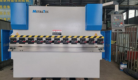 MetalTec HBM 40/2500 (E22, инвертор заднего упора) листогибочный гидравлический пресс