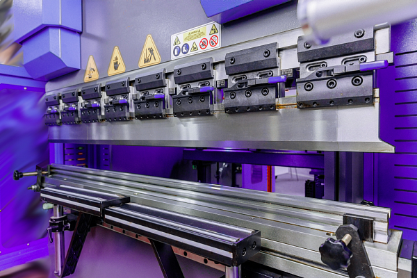 MetalTec HBC 50/1600 Листогибочный пресс с ЧПУ 4+1 MT-15