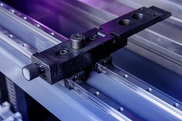 MetalTec HBC 50/1600 Листогибочный пресс с ЧПУ 4+1 MT-15