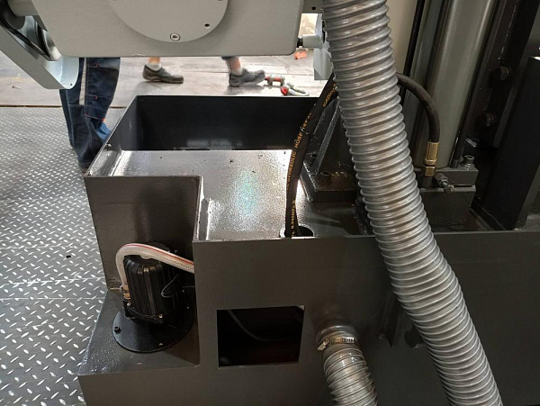 MetalTec MBS 530 CА автоматический колонный ленточнопильный станок