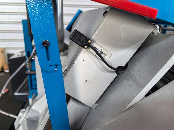 MetalTec MBS 530 CА автоматический колонный ленточнопильный станок