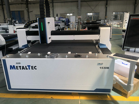MetalTec 1530B (1500 Вт) оптоволоконный лазерный станок для резки металла