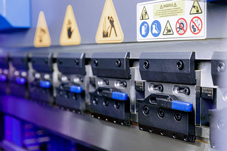 MetalTec HBС 70/2500 4+1 ЧПУ МТ-15 Листогибочный пресс с ЧПУ