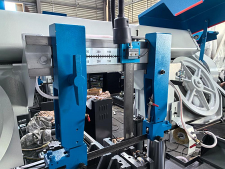 MetalTec MBS 350/50 CH ленточнопильный станок для резки металла под углом 90°