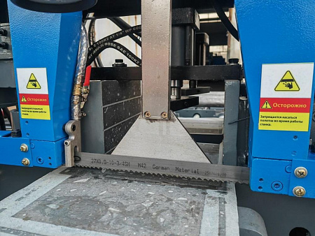 MetalTec BS 300 ZA автоматический колонный ленточнопильный станок с поворотом до 60°