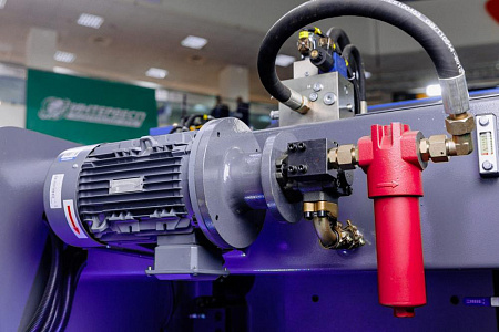 MetalTec HBС 70/2500 4+1 ЧПУ МТ-15 Листогибочный пресс с ЧПУ