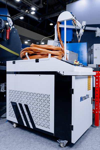 Оптоволоконная лазерная сварочная установка MetalTec WL 1500