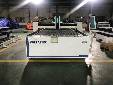 MetalTec 1530B (1500 Вт) оптоволоконный лазерный станок для резки металла