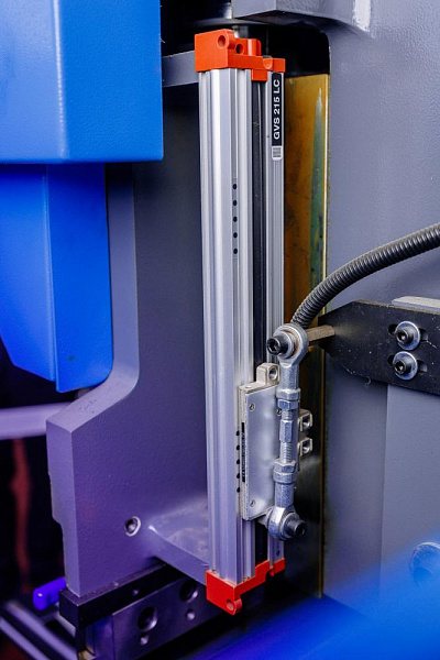 MetalTec HBC 50/1600 Листогибочный пресс с ЧПУ 4+1 MT-15