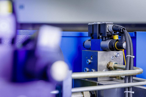 MetalTec HBС 90/2500 4+1 ЧПУ МТ-15 Листогибочный пресс с ЧПУ