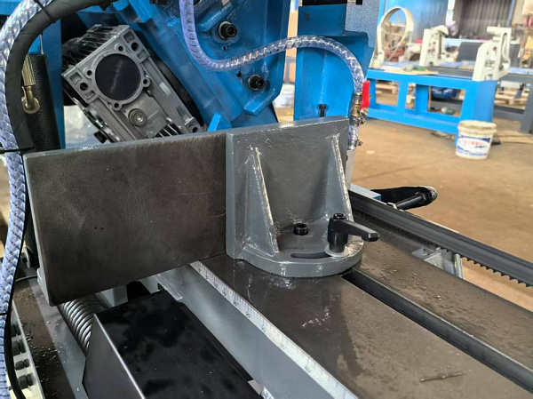 MetalTec HBS 255 FH ручной ленточнопильный станок для резки металла