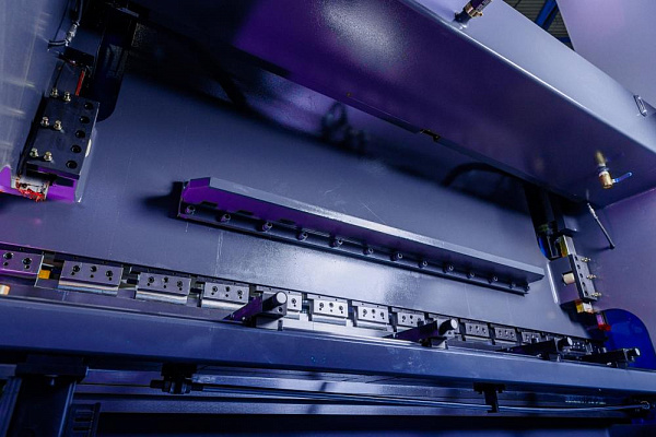 MetalTec HBC 50/1600 Листогибочный пресс с ЧПУ 4+1 MT-15